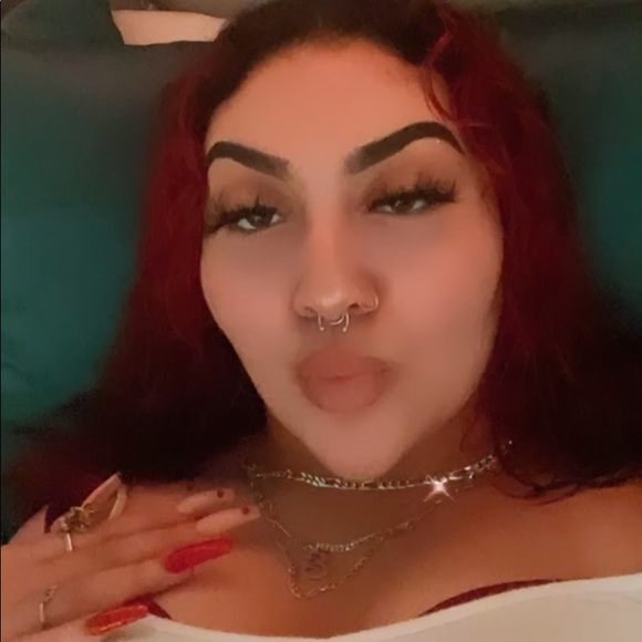 Meet your Posher, Nicole(: - Picture 3 of 3